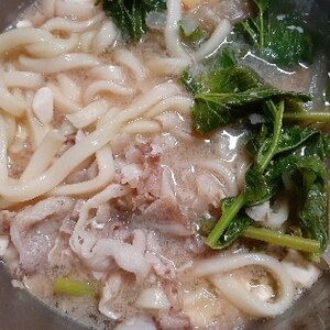 土鍋で簡単♪豚肉と大根の葉の鍋焼きうどん